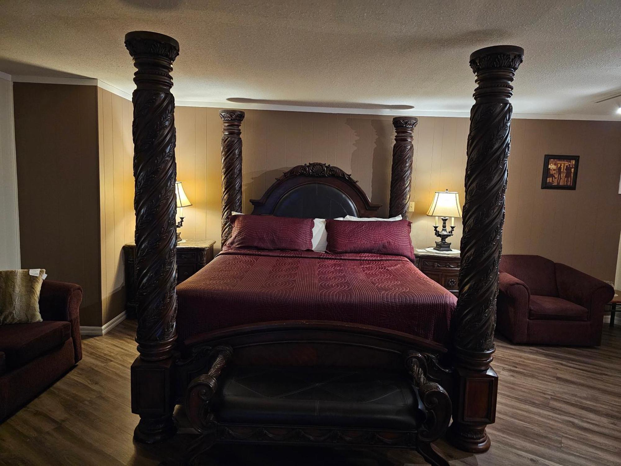 Parkway Motel & European Lodges Пинчер-Крик Экстерьер фото